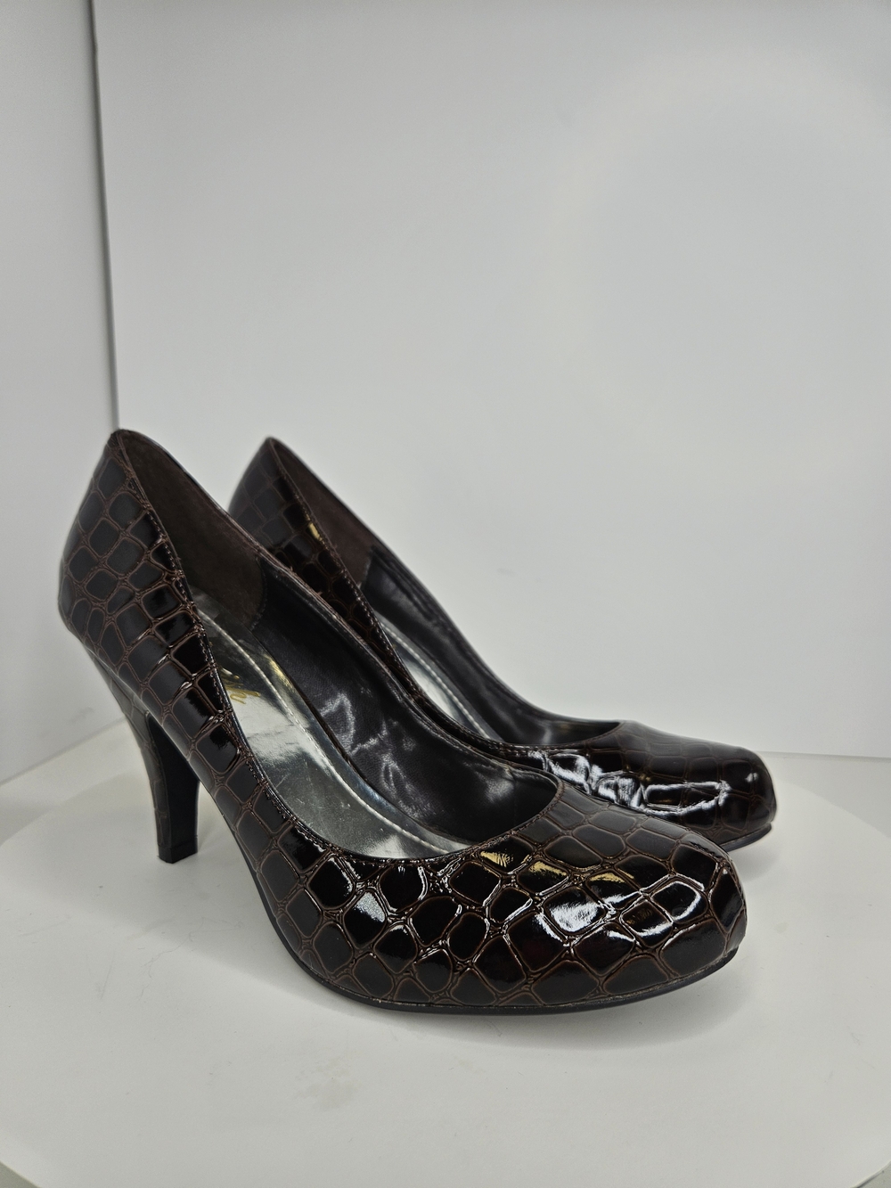 Flourish Women's Croc Patent Pumps Dark Brown Heels Size 7.5